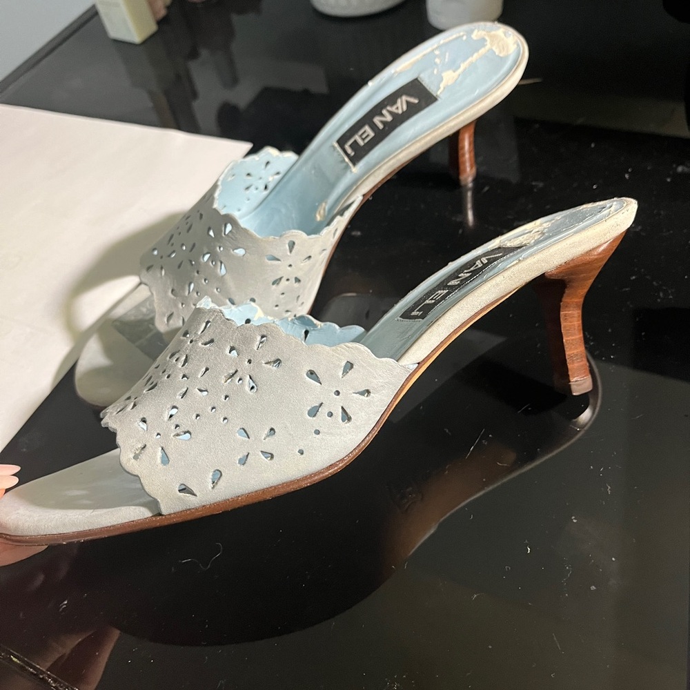 van eli blue kitten heel pumps size 8 light blue